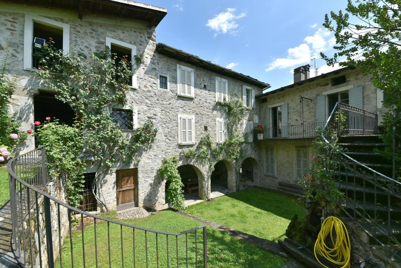 Villa Piano Nobile Al Roseto Del Drago San Bernardo  Exterior foto