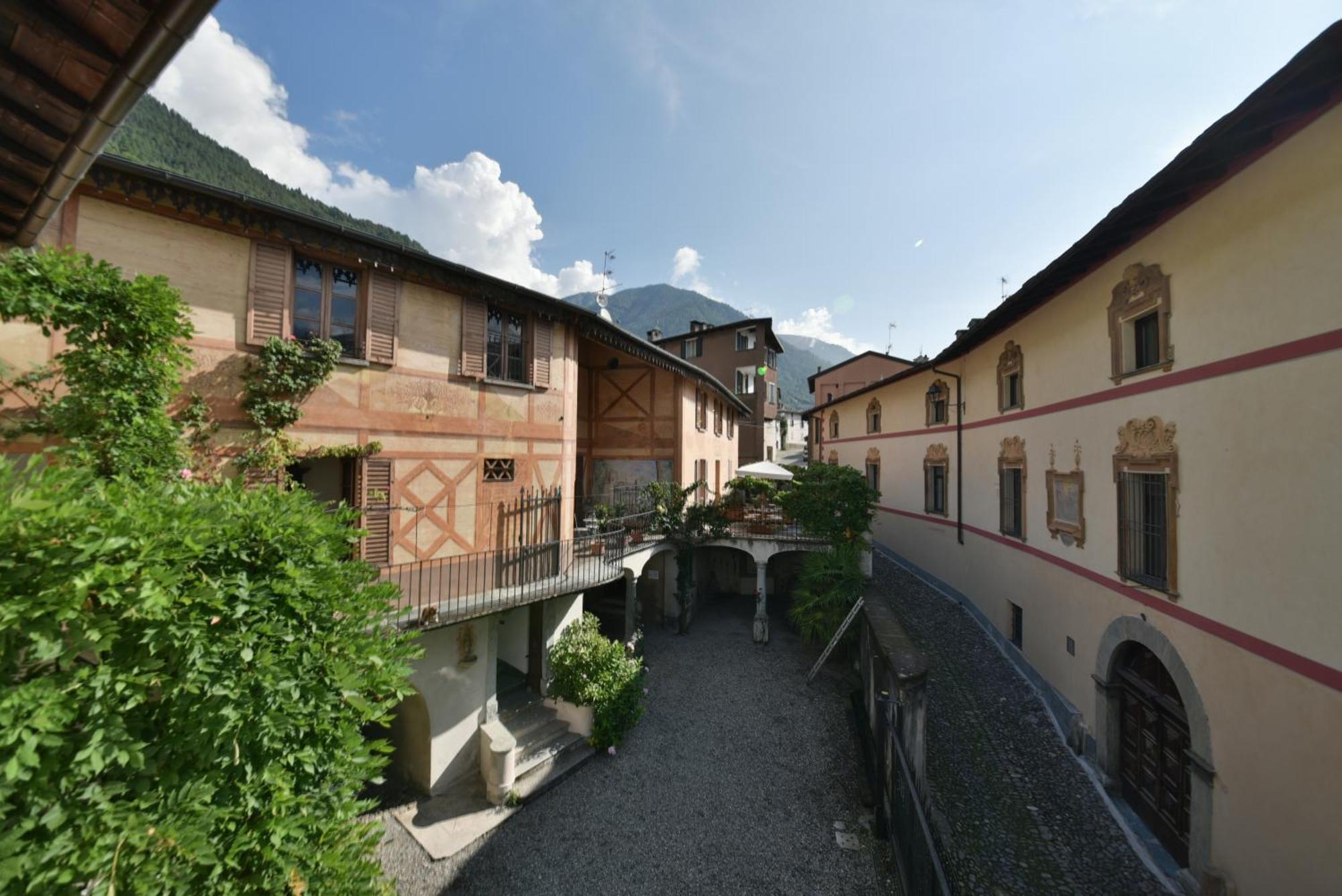 Villa Piano Nobile Al Roseto Del Drago San Bernardo  Exterior foto